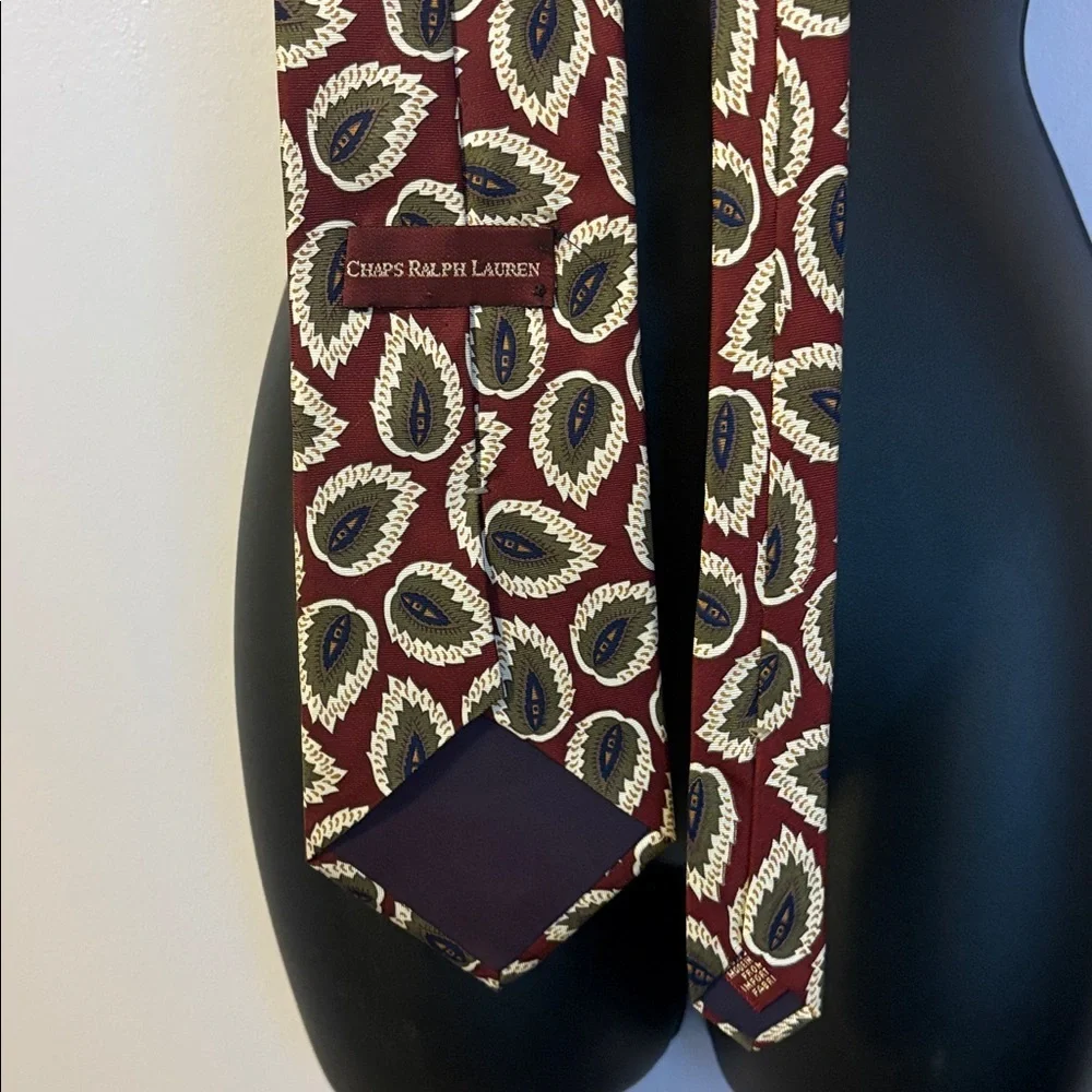 Chaps Ralph Lauren Vintage Maroon Feather Leaf Silk Made in USA Necktie Tie